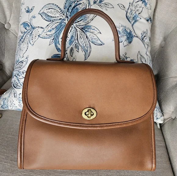 Vintage Coach Manor Leather Handbag British Tan - Picture 4 of 17